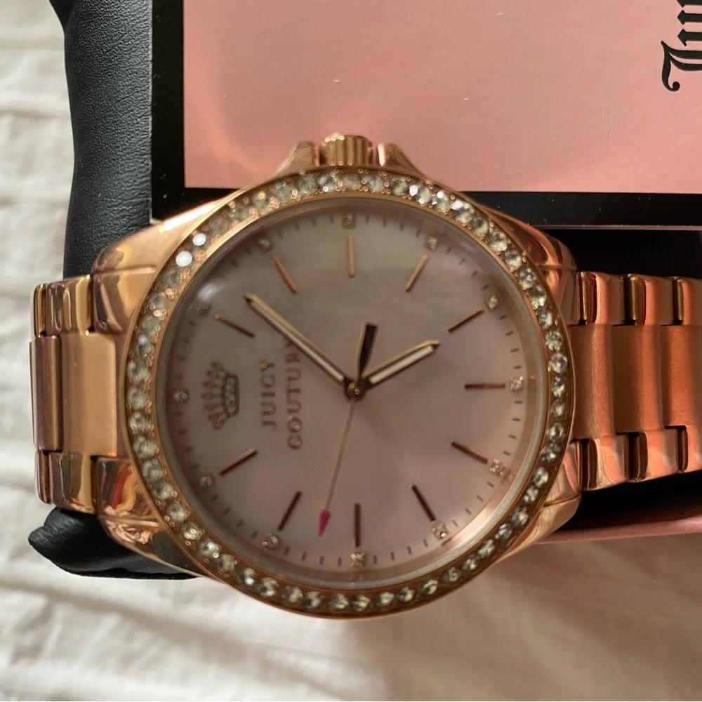 JUICY COUTURE TIMEPIECES LARGE GOLD WATCH WITH JEWELS MSRP $265.00 NWT